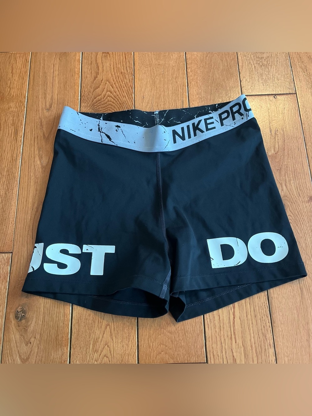 Nike Pro ‘Just Do It' Performance Shorts - Size Medium